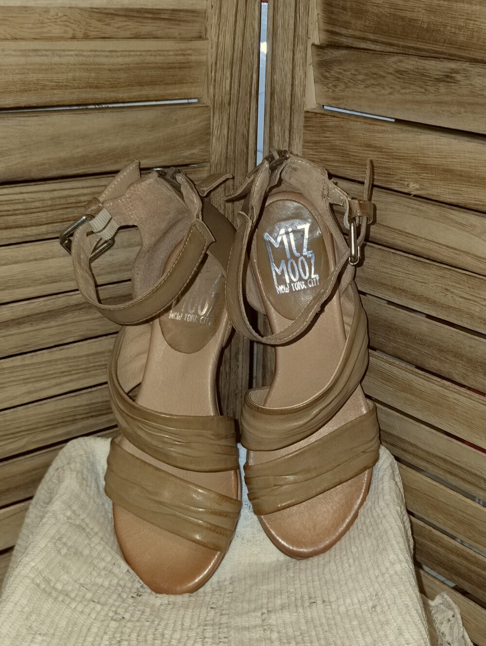 Miz Mooz 6 EUR 36 Beige Leather Cassie Sandals - Picture 5 of 5
